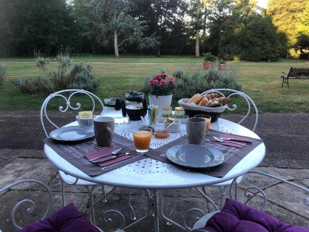 Bed and Breakfast Domaine Des Ifs Le Pin  Экстерьер фото