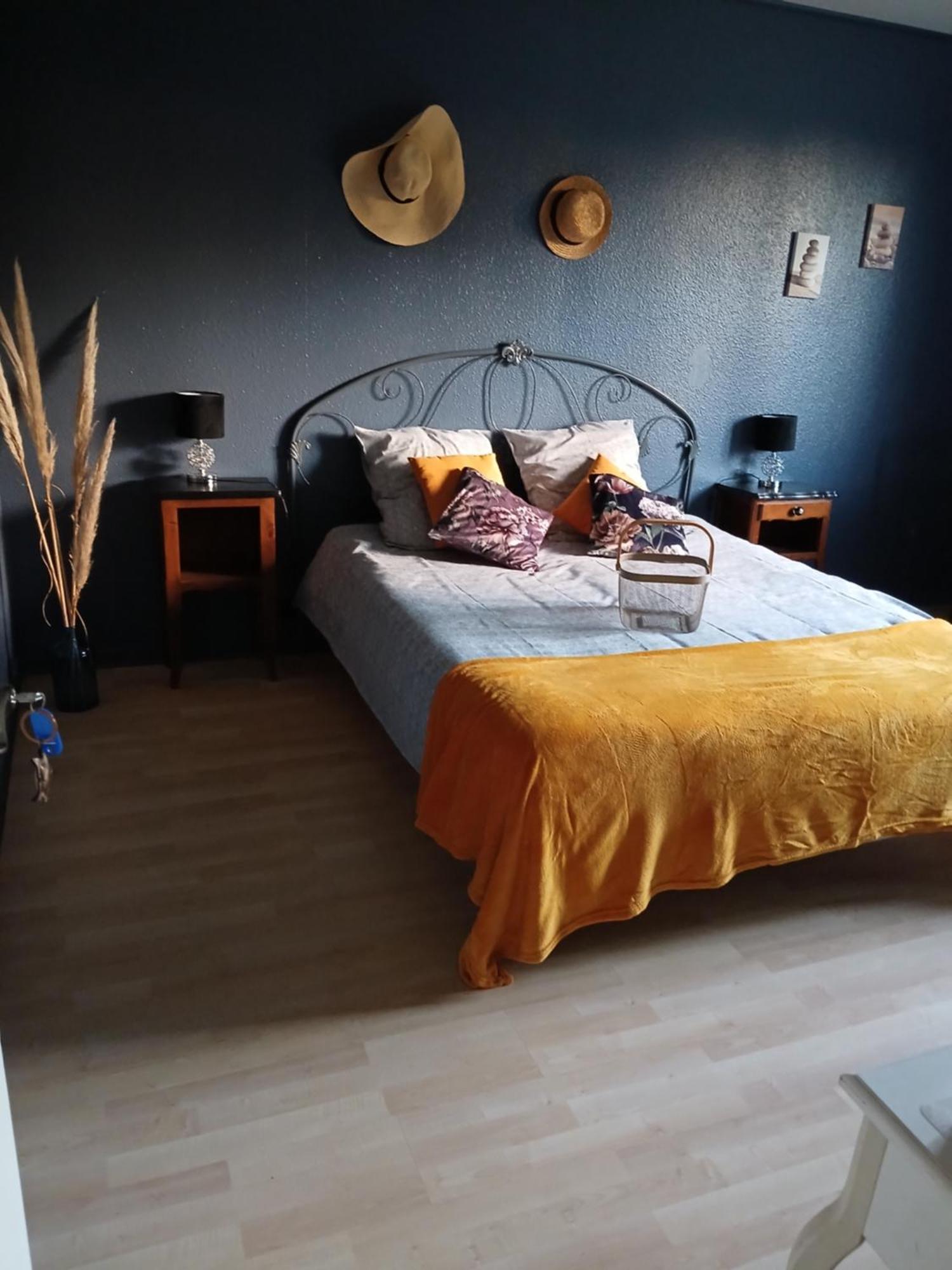 Bed and Breakfast Domaine Des Ifs Le Pin  Экстерьер фото